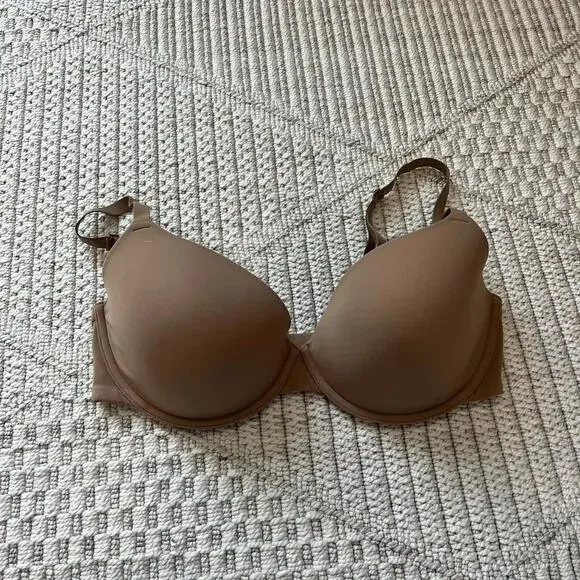 SOLD!!! Skims Fits Everybody T-shirt Bra - Picture 1 of 5